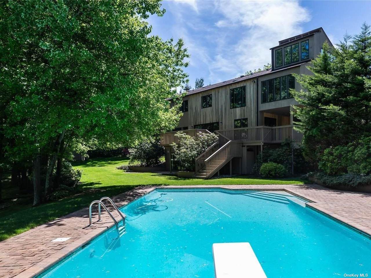 20 Longwood Road - Photo 1