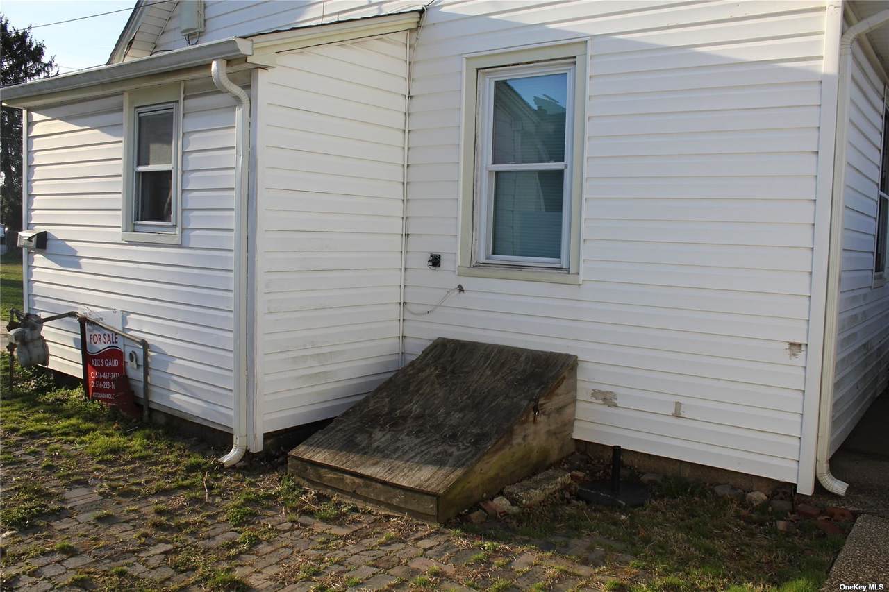 42 Virginia Avenue - Photo 1