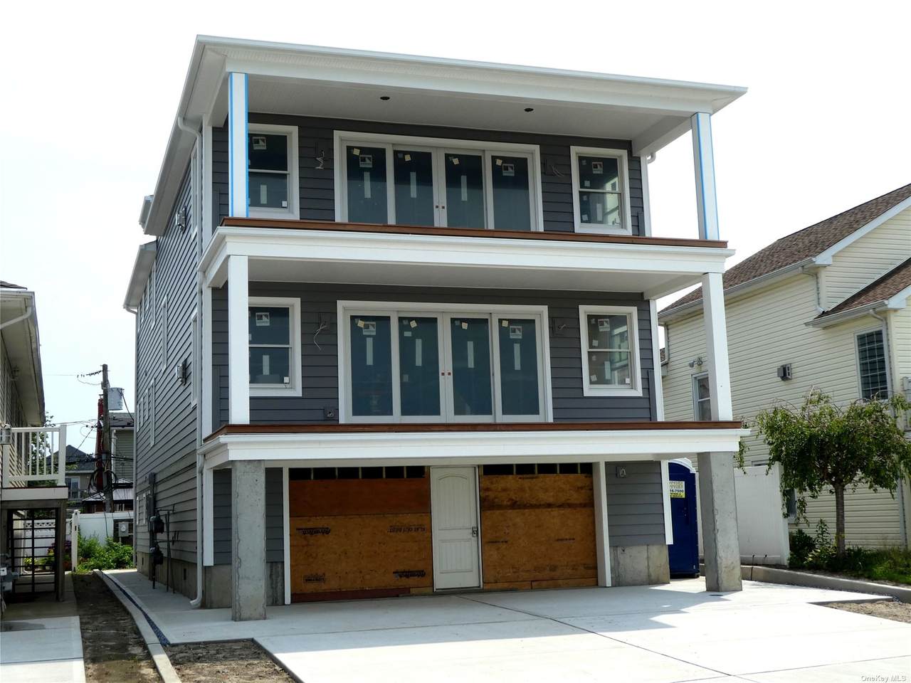 242 Bay Drive - Photo 1