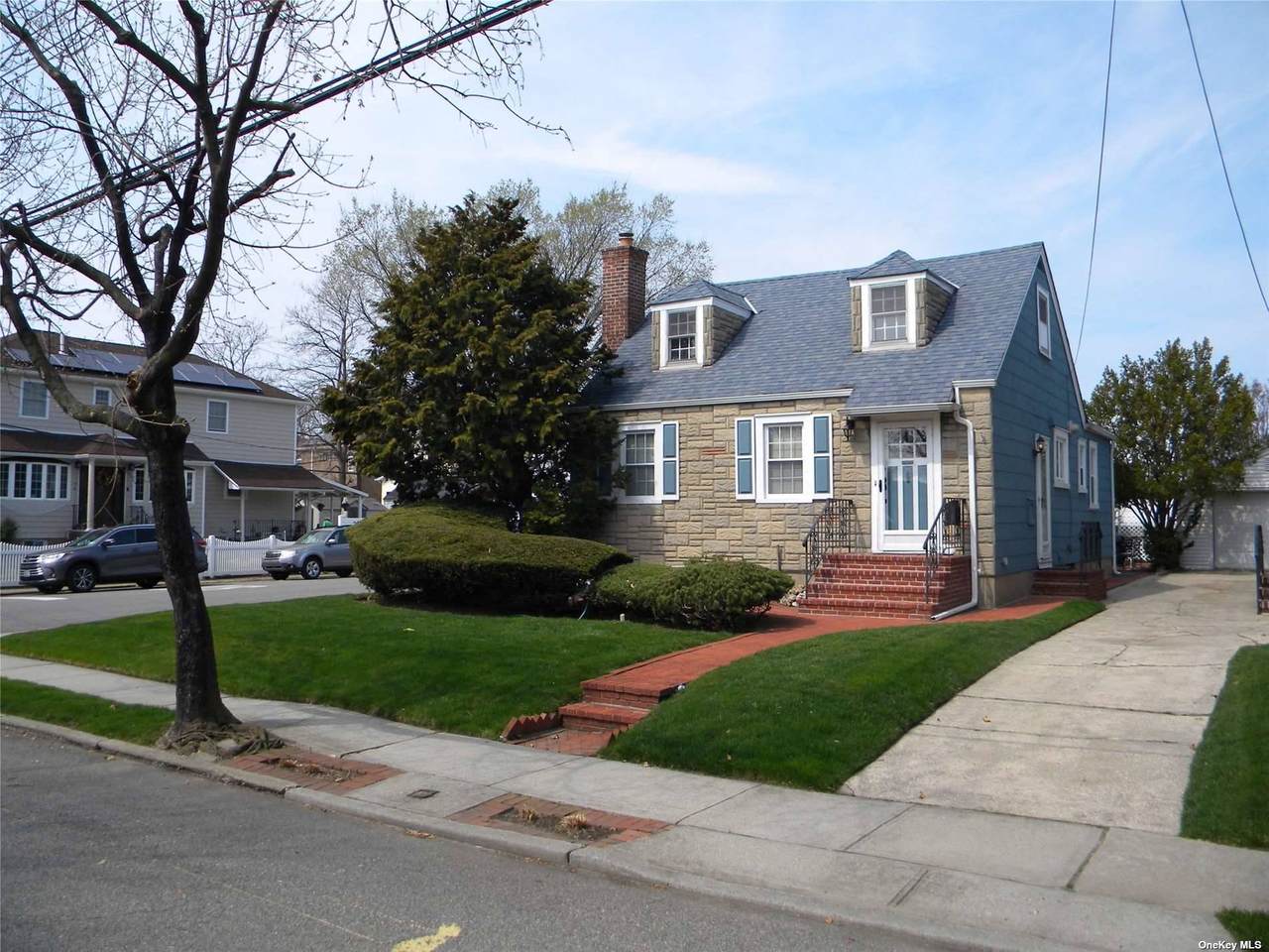 246-03 86th Avenue - Photo 1