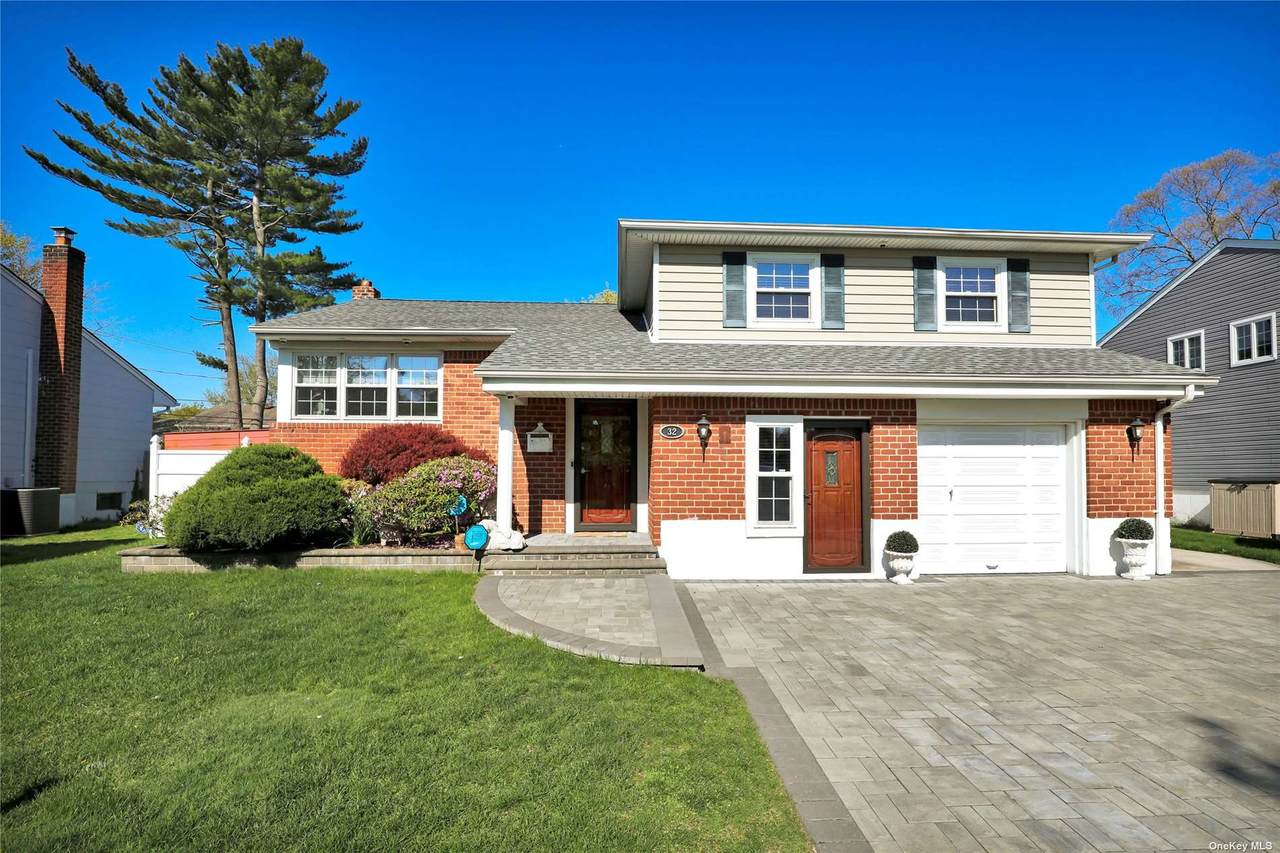 32 Patricia Lane - Photo 1