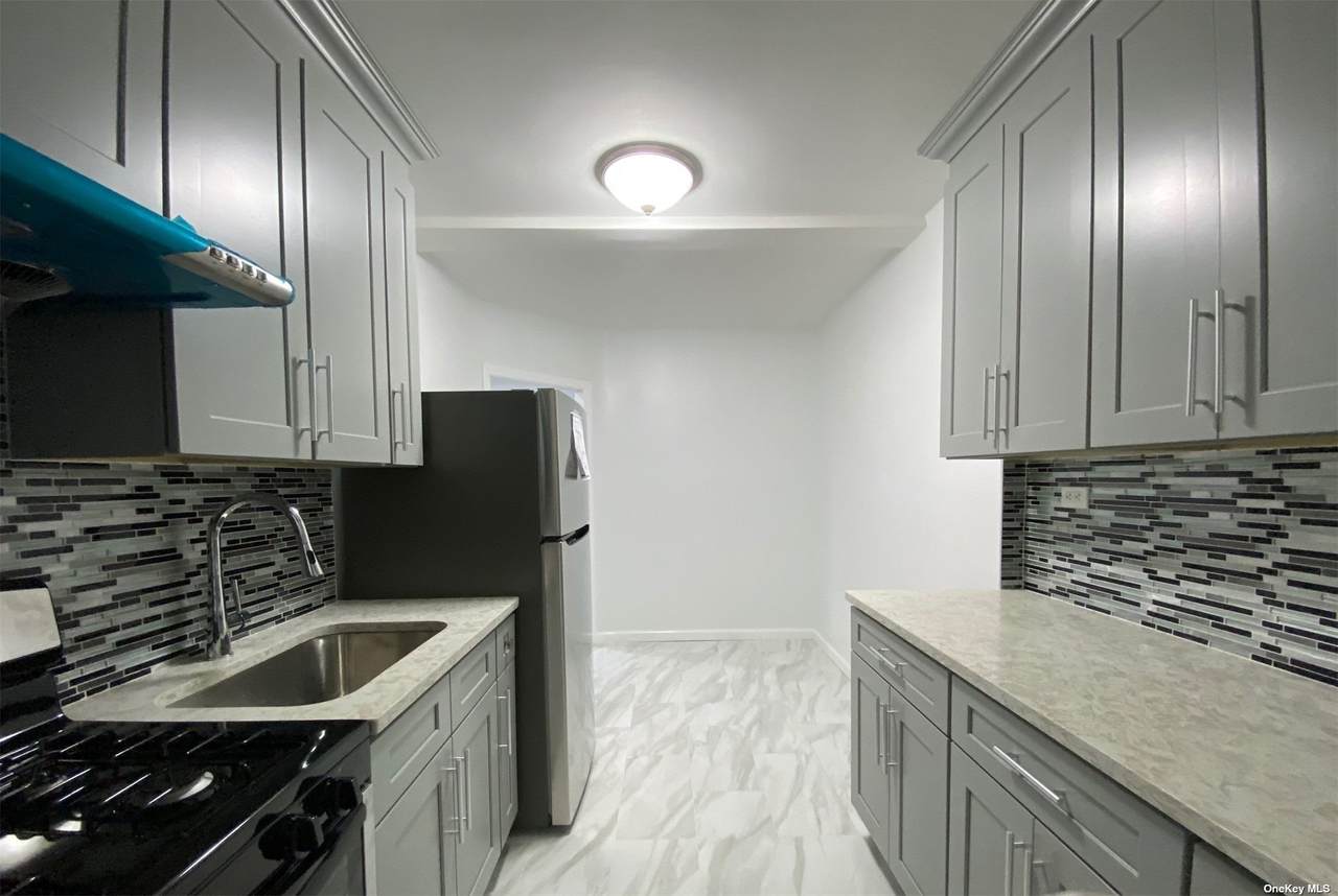 144-54 Sanford Avenue - Photo 1