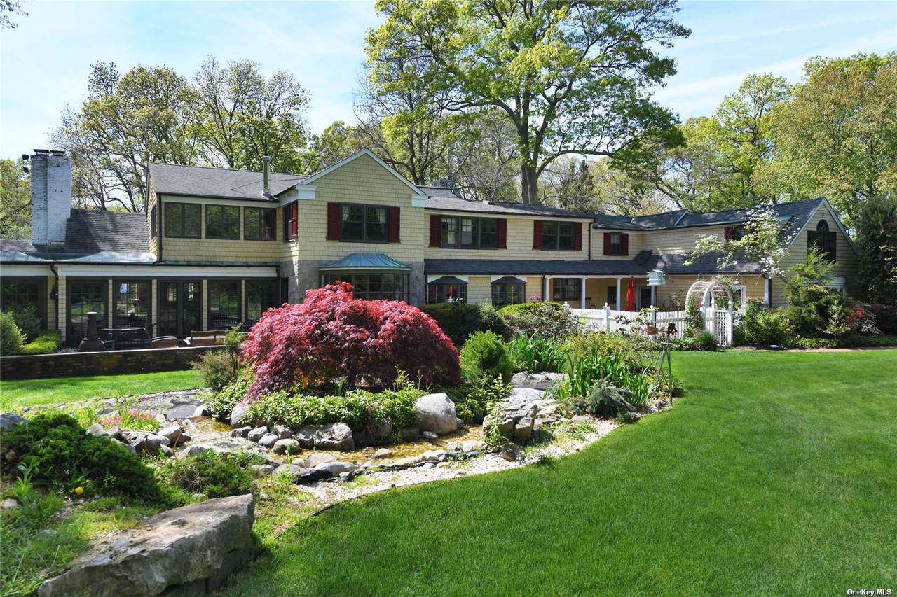 240 Piping Rock Road - Photo 1