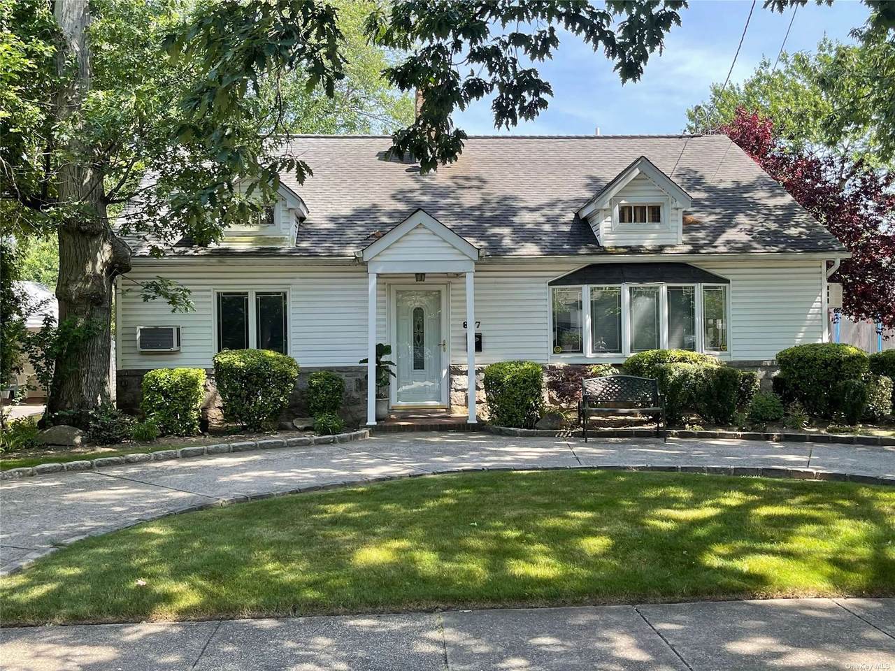 857 Glen Drive - Photo 1