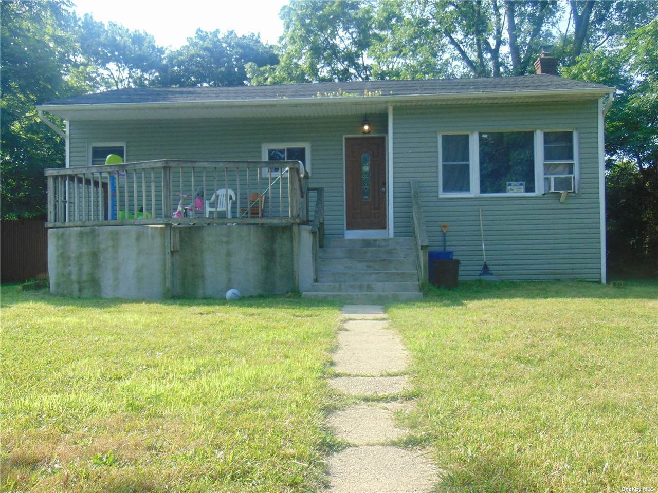 5 Emerald Lane - Photo 1