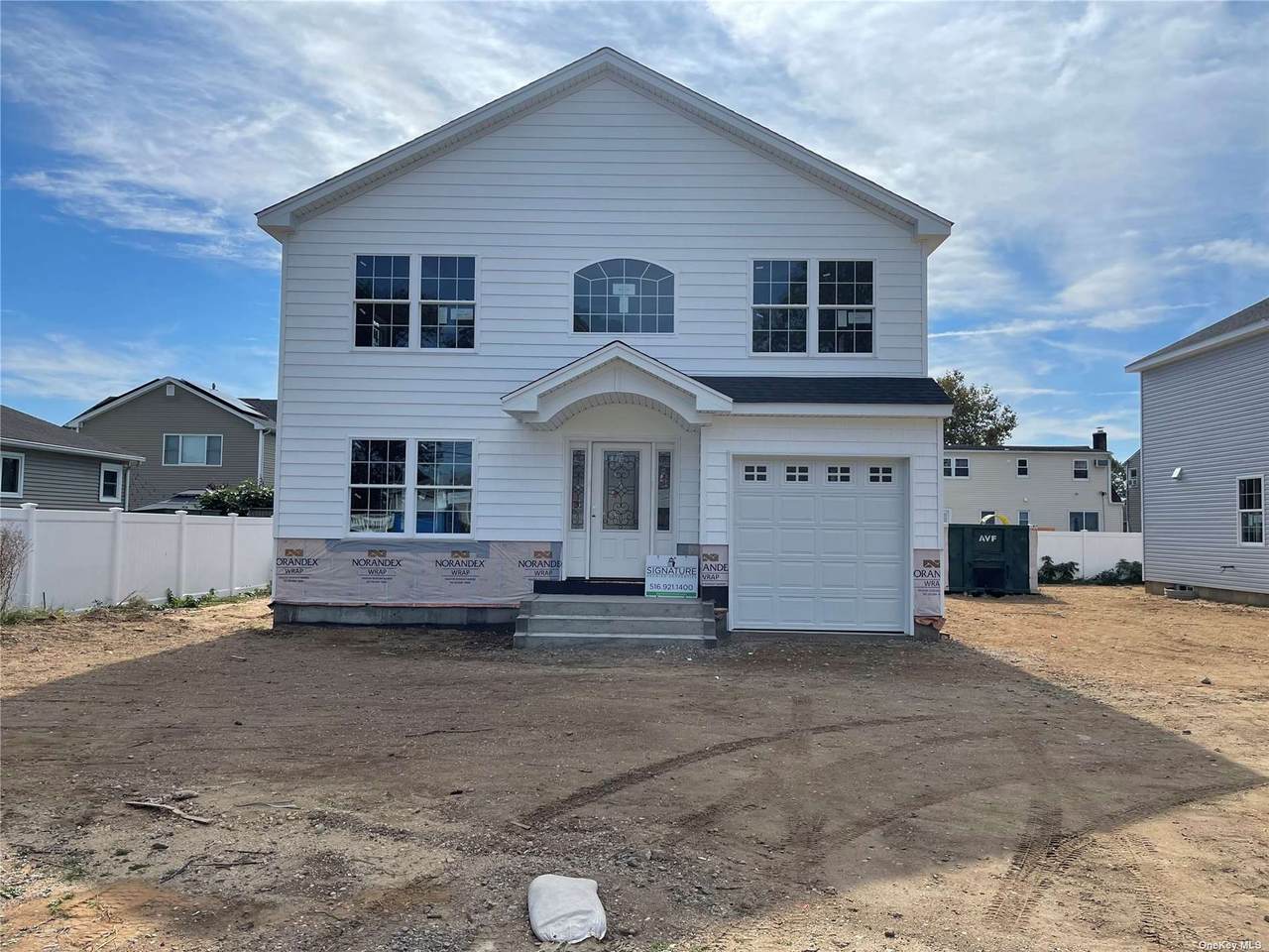 192 Queens Avenue - Photo 1