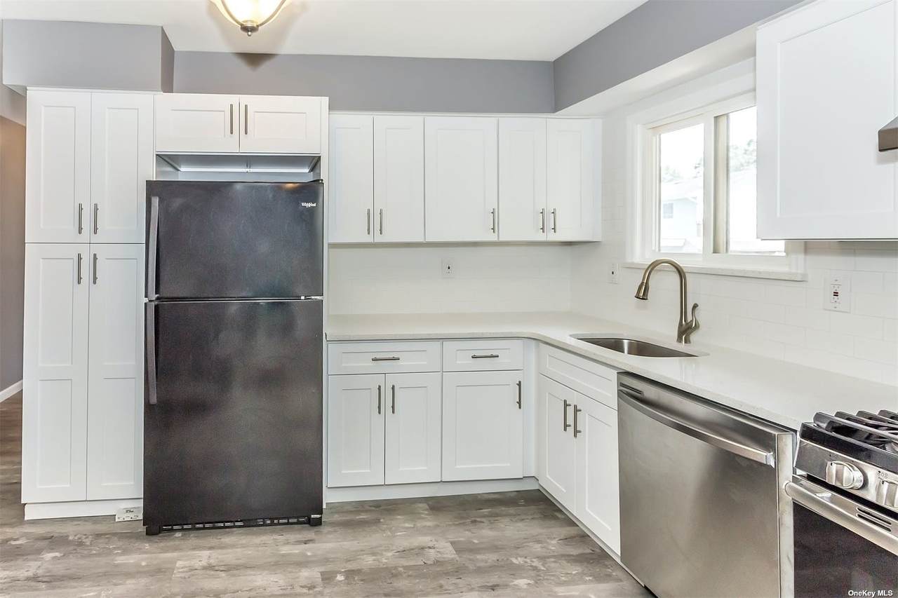 501 Blue Point Road - Photo 1