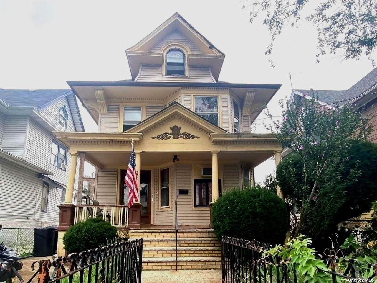 87-31 113th Street - Photo 1