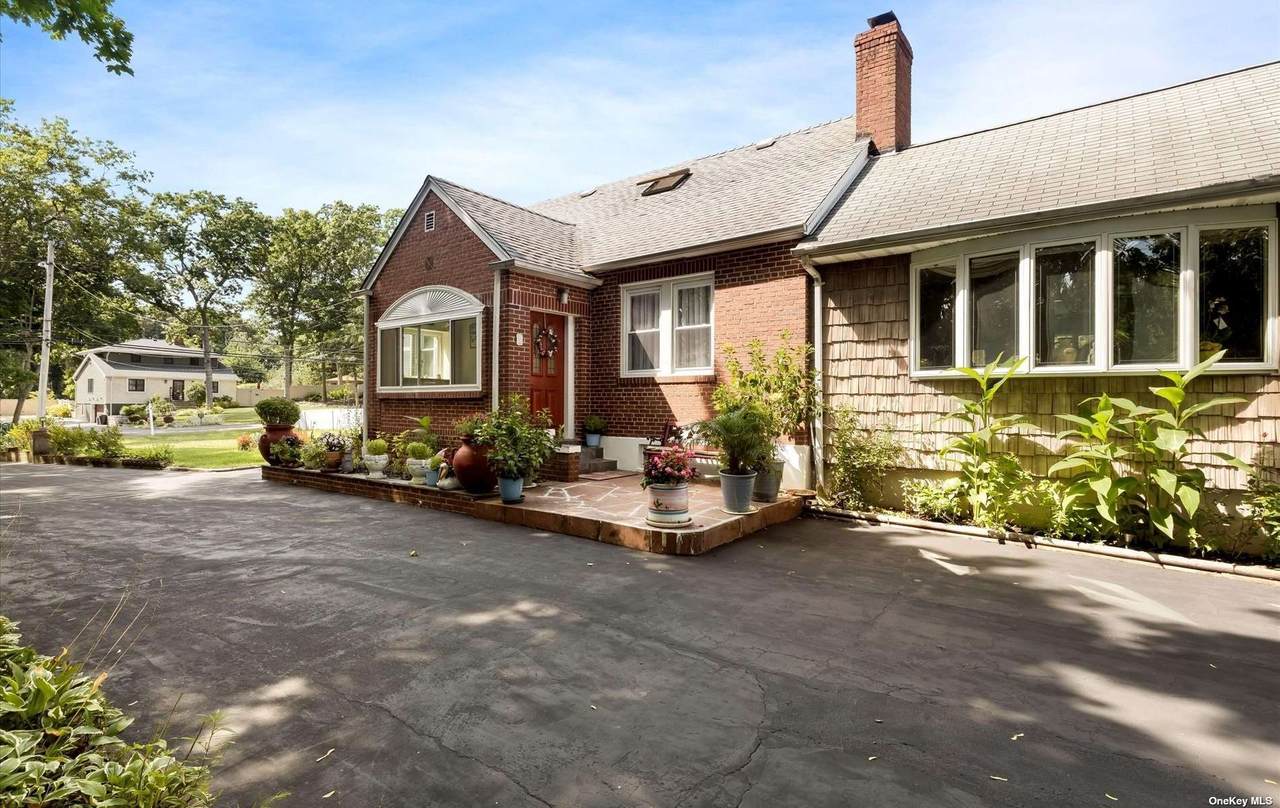 179 Lincoln Boulevard - Photo 1