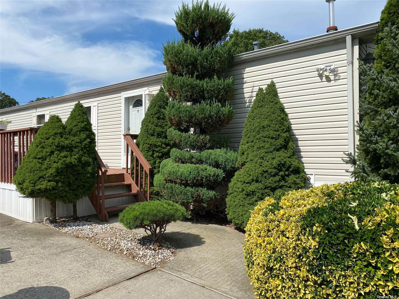 1661-209 Old Country Road - Photo 1