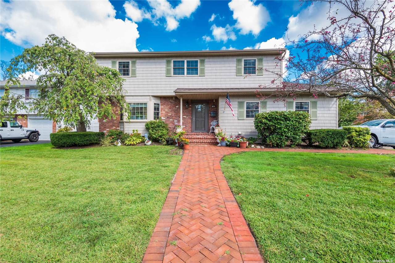 479 Deer Park Avenue - Photo 1