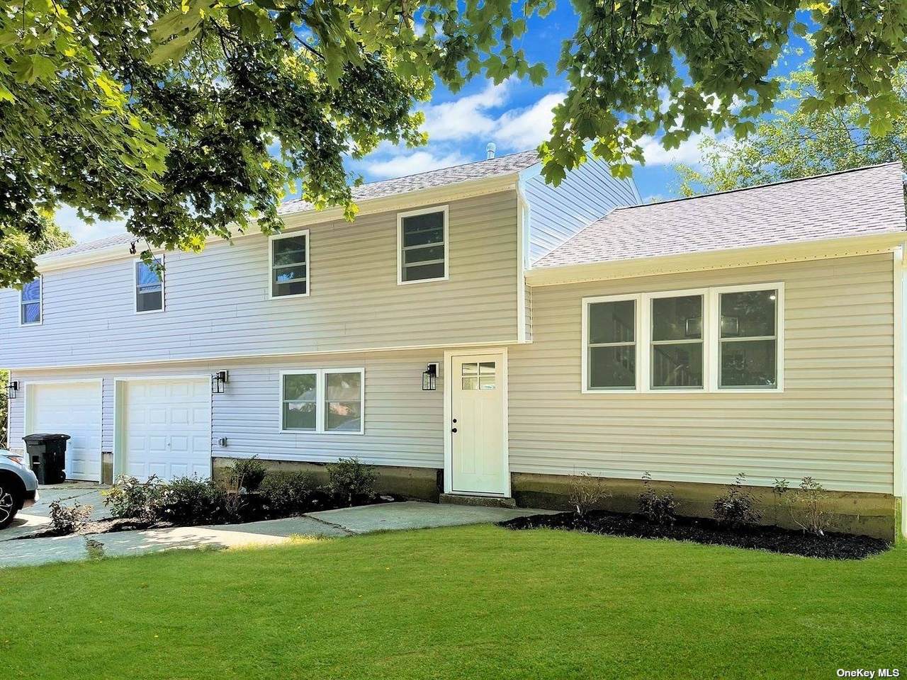 262 Hampton Avenue - Photo 1