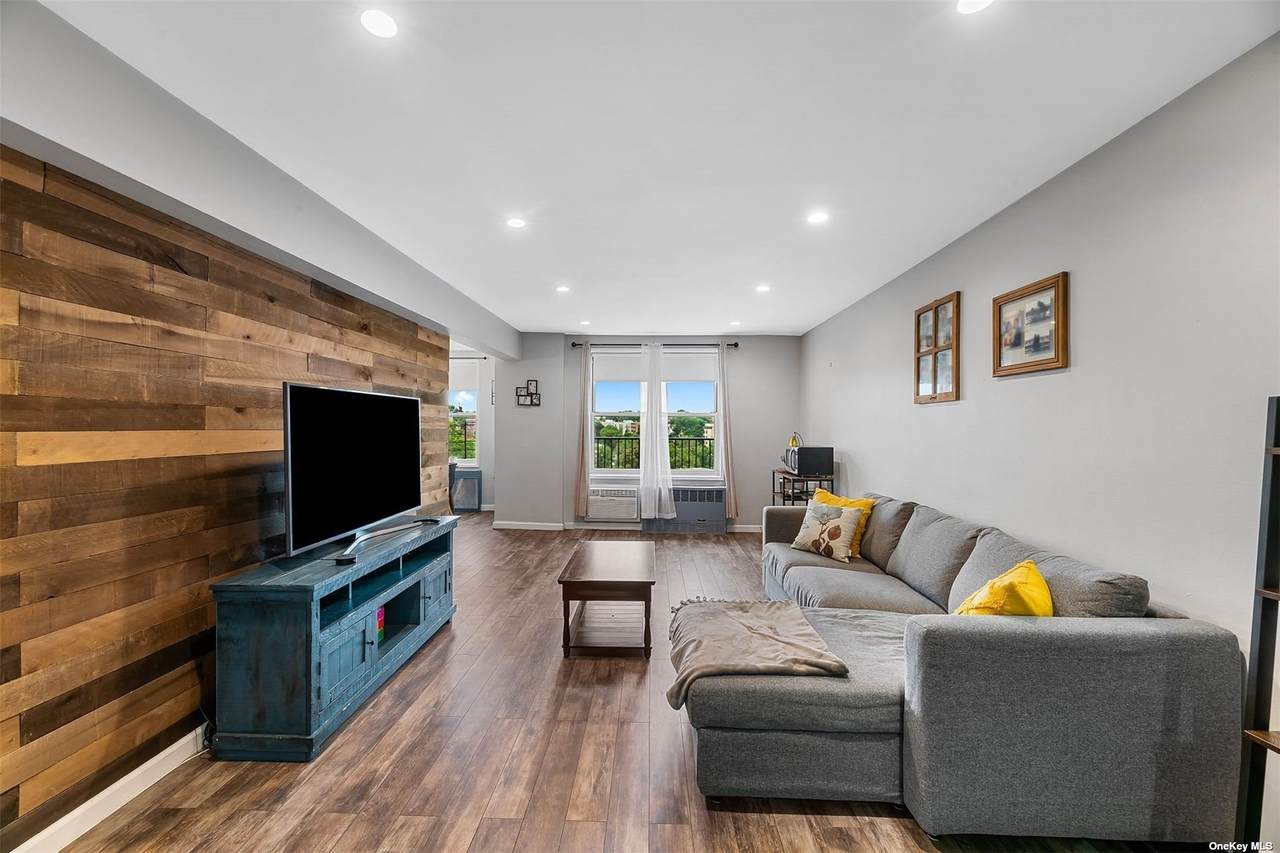 61 Bronx River Road - Photo 1