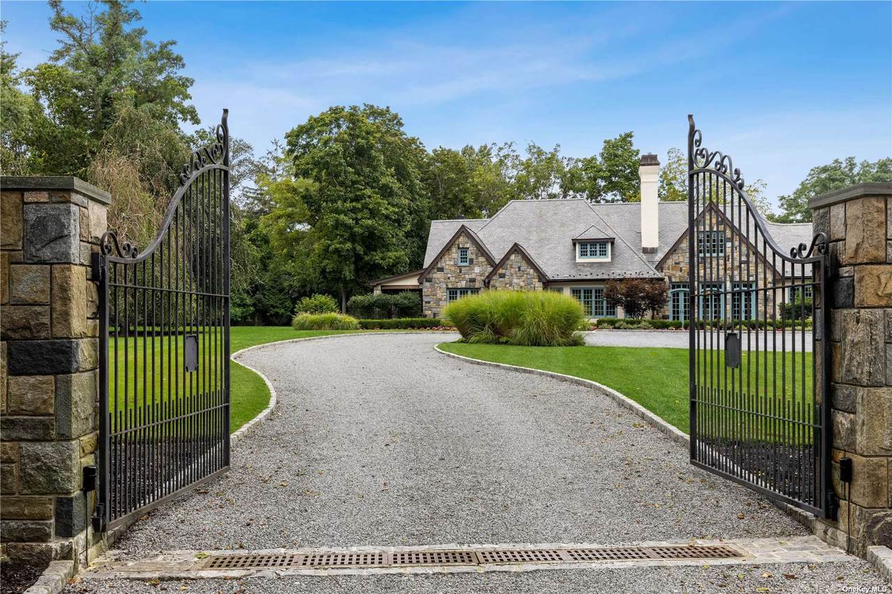 5 Windsor Hill - Photo 1