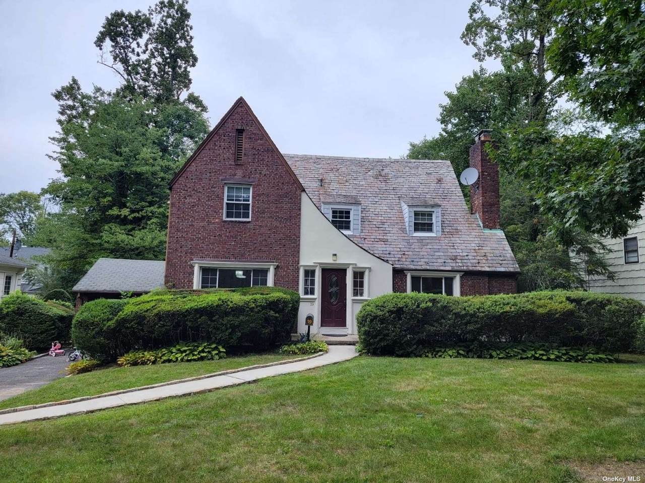 19 Hutchinson Court - Photo 1