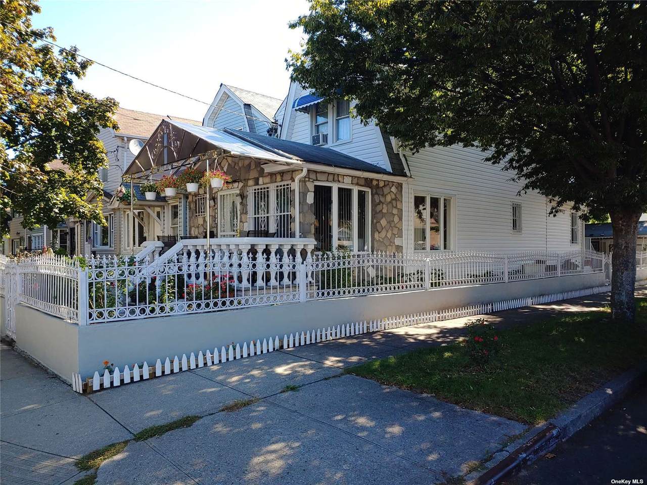 139-02 Glassboro Avenue - Photo 1