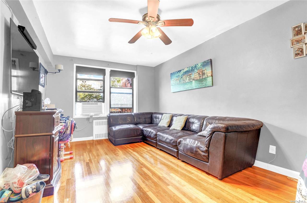 25-15 Union Street - Photo 1