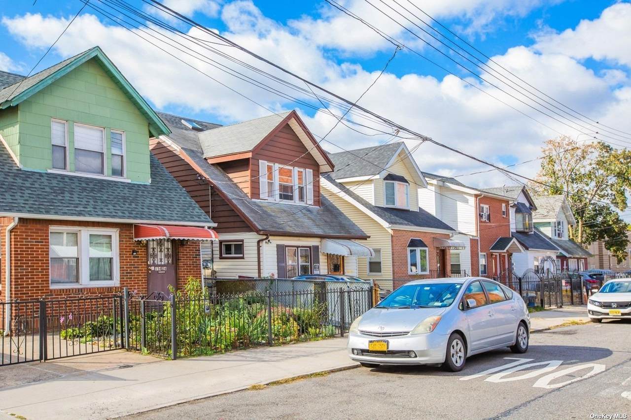 154-24 Barclay Avenue - Photo 1