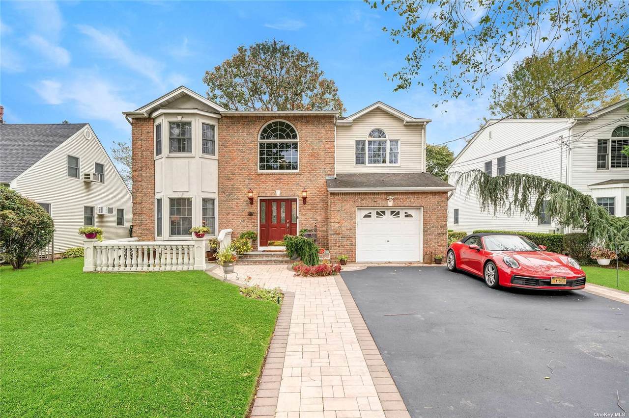 16 Rhame Avenue - Photo 1