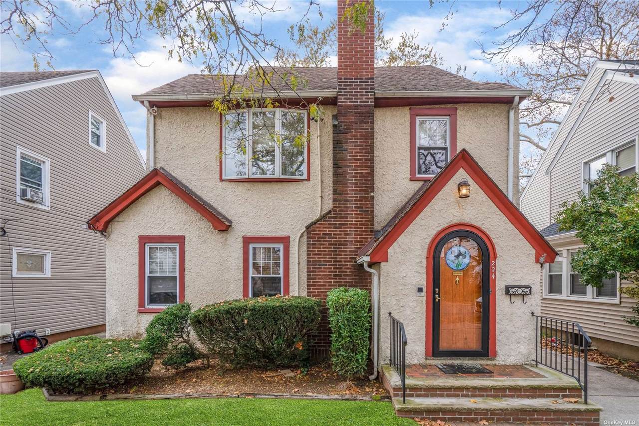 224 Sycamore Street - Photo 1
