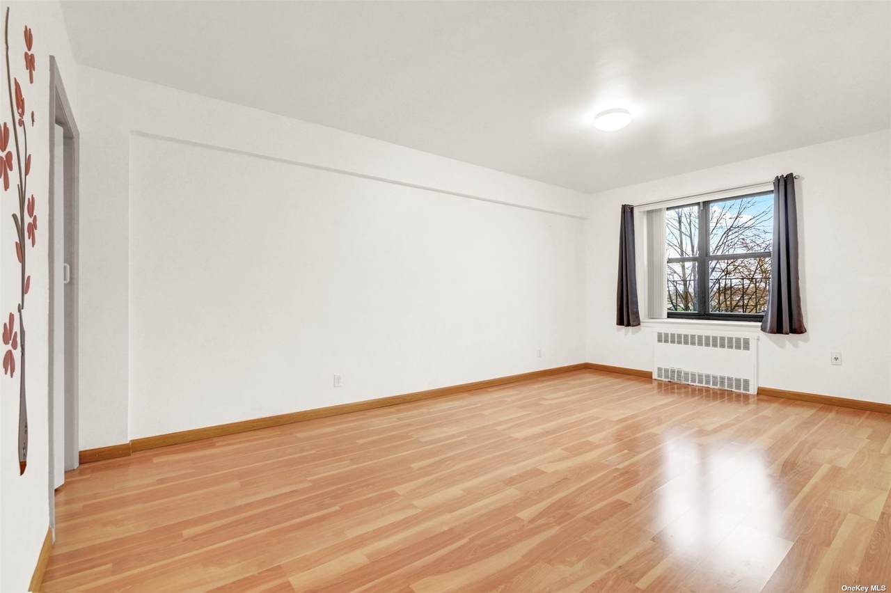138-12 28Rd - Photo 1