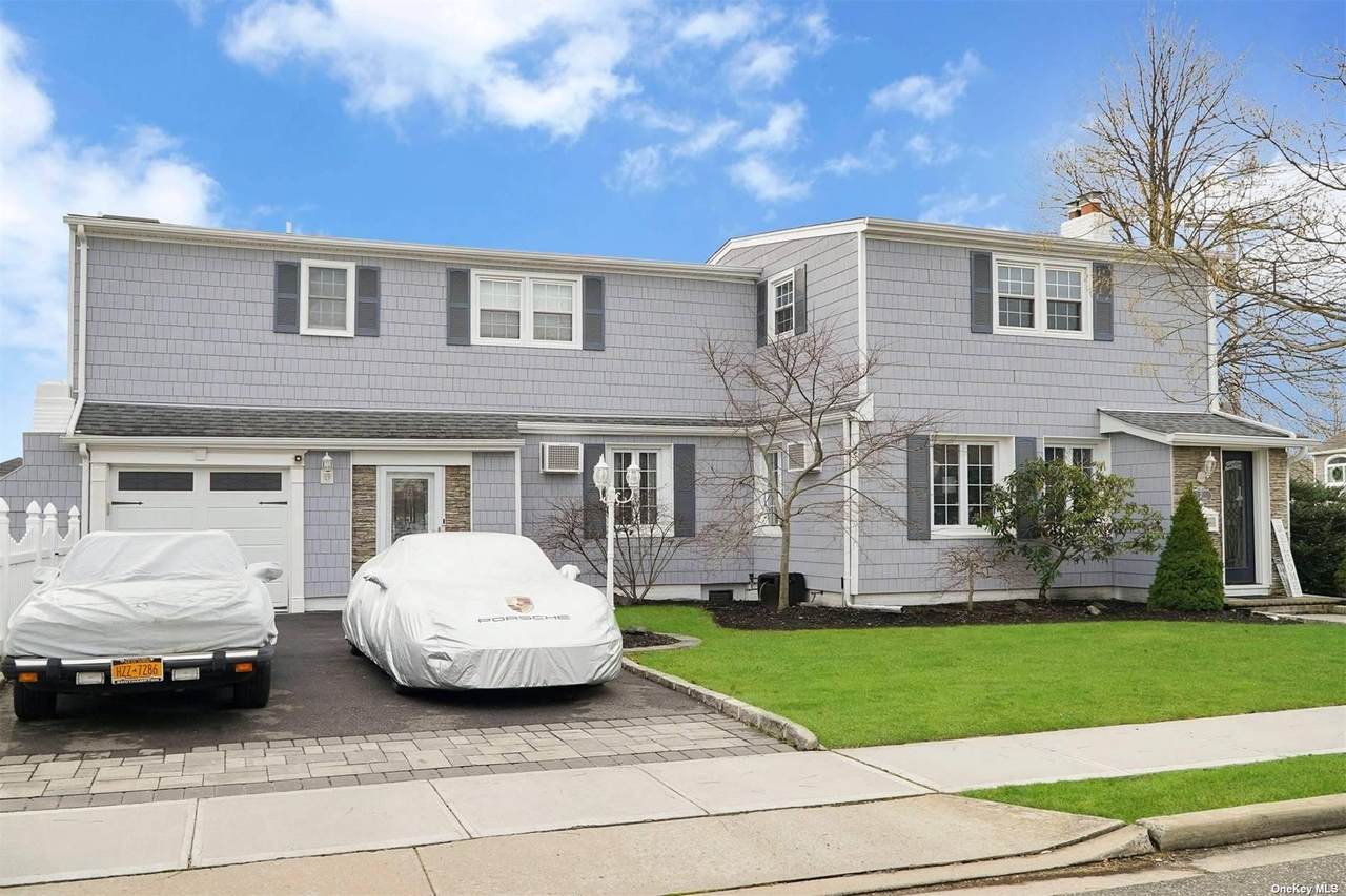 2 Sutton Place - Photo 1