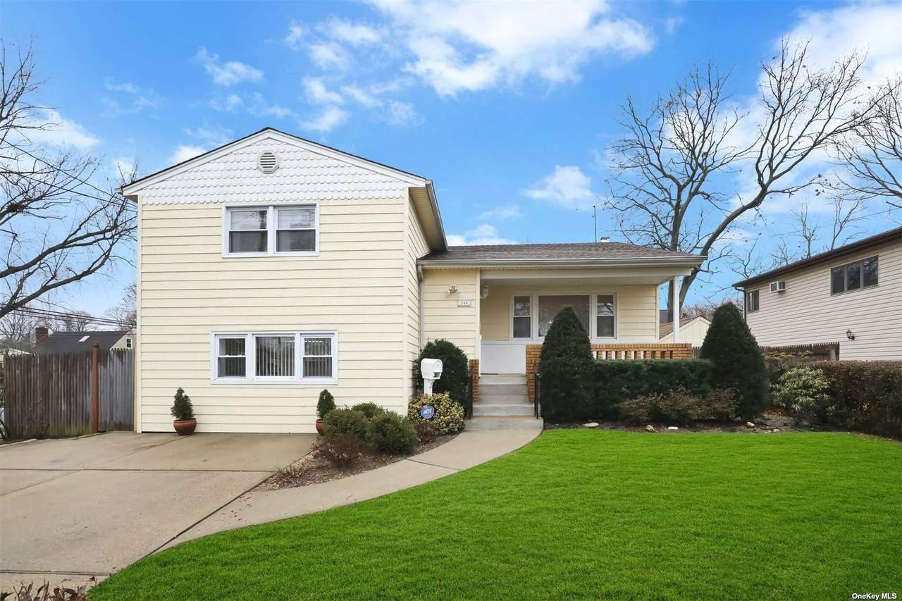 240 Smith Street - Photo 1