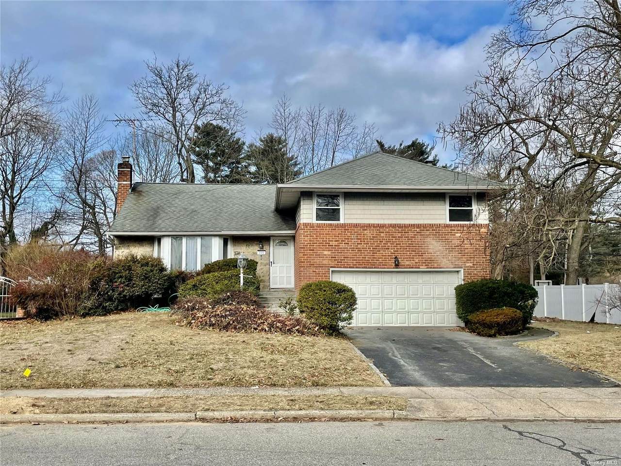 205 Evergreen Drive - Photo 1