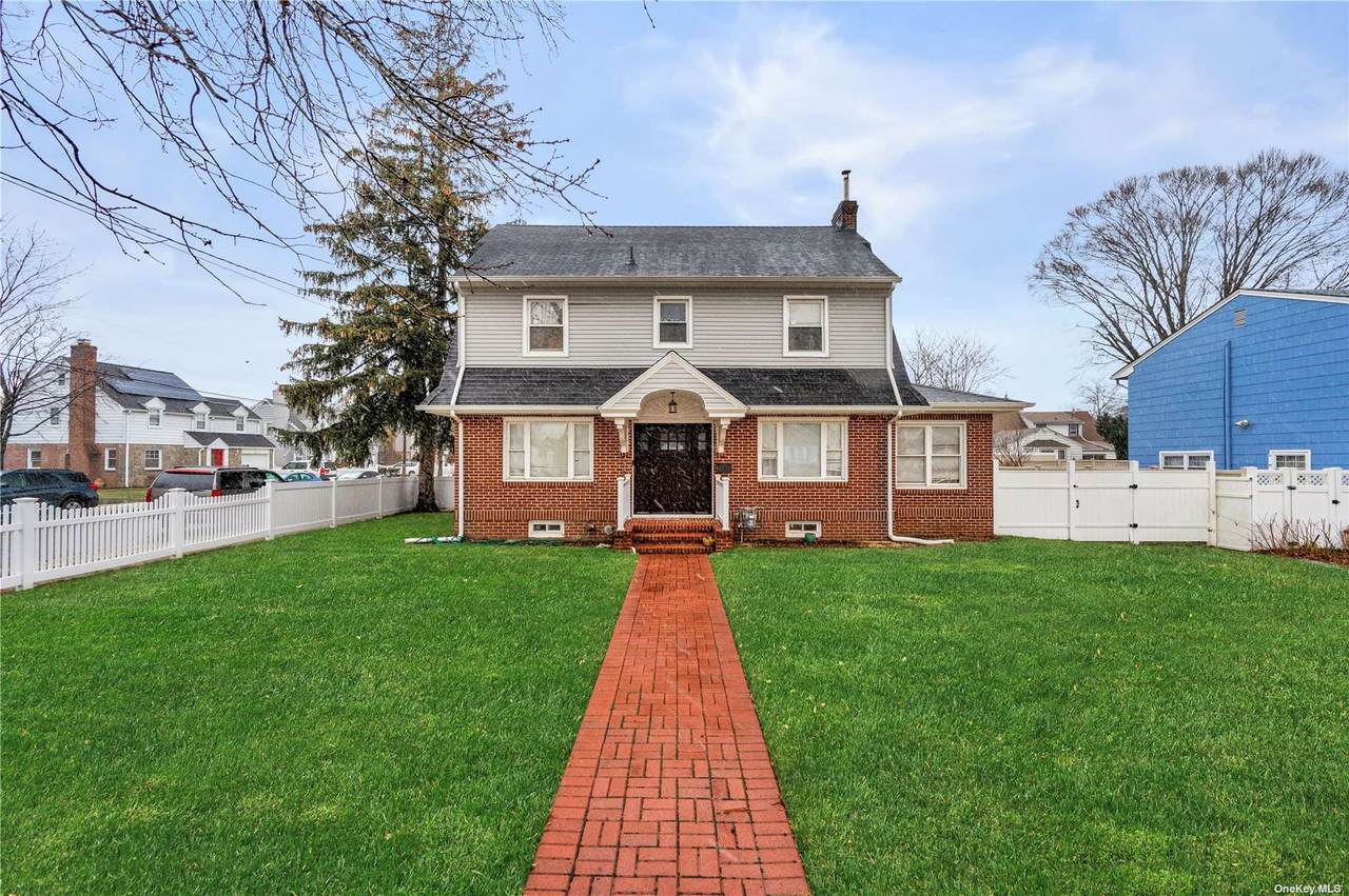 135 Ingraham Boulevard - Photo 1