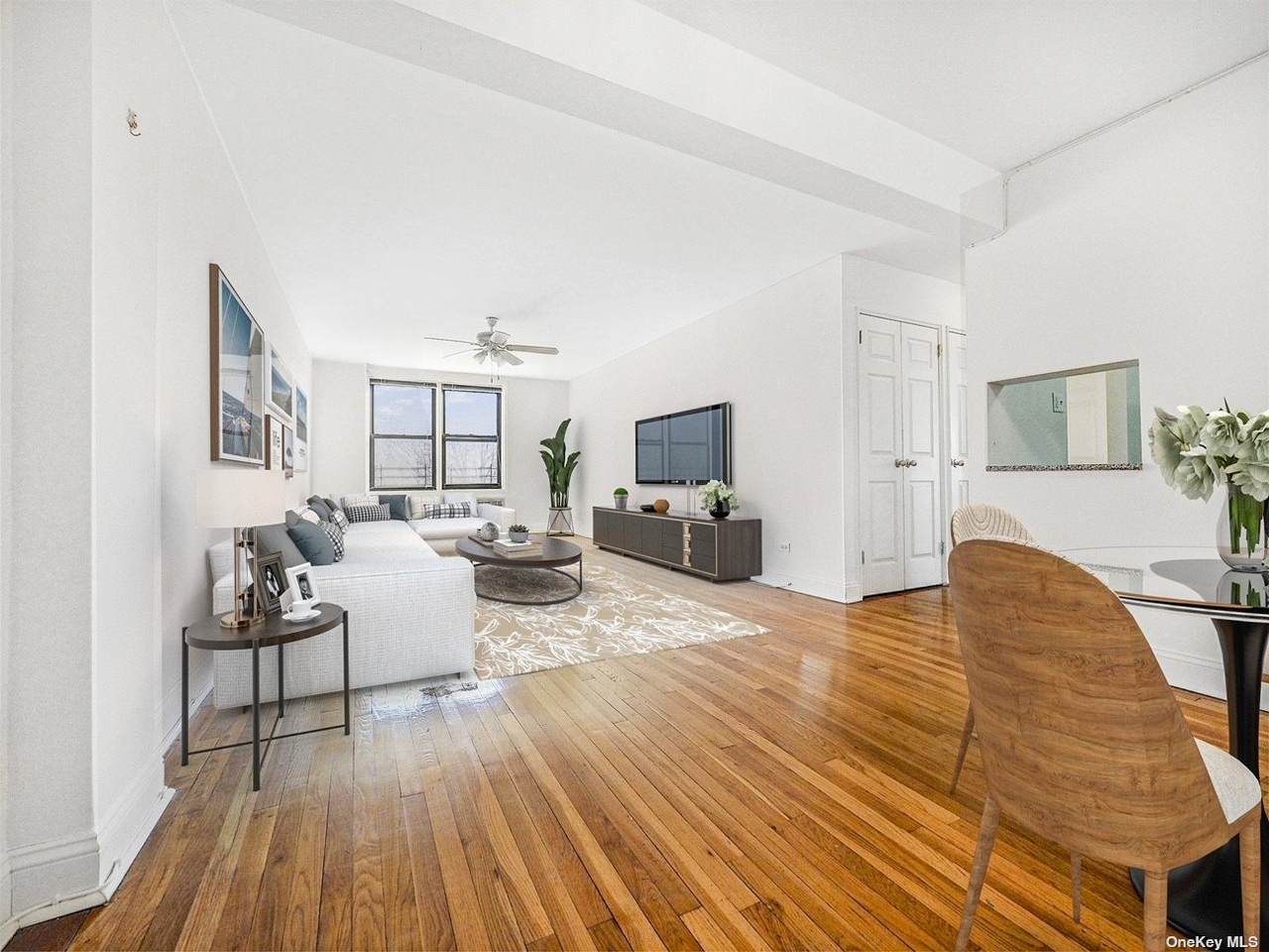 35-20 Leverich Street - Photo 1