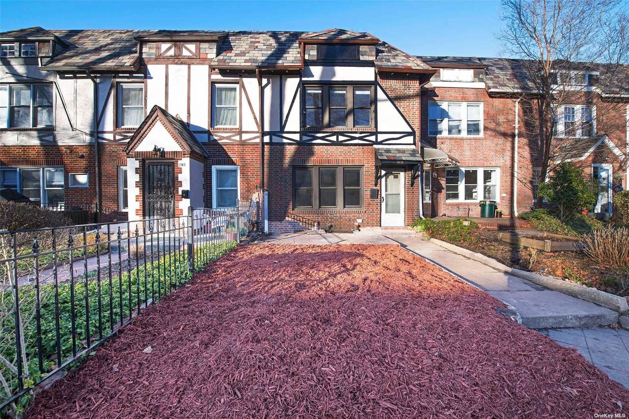 68-33 Harrow Street - Photo 1