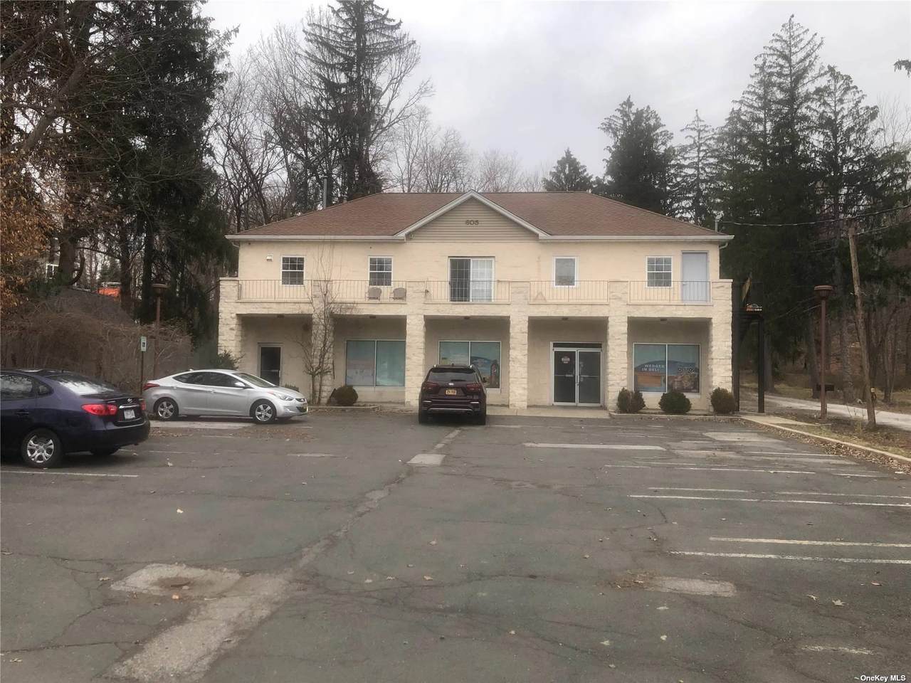 605 Old White Plains Road - Photo 1