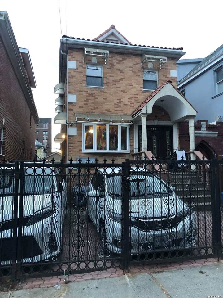 40-78 Denman Street - Photo 1