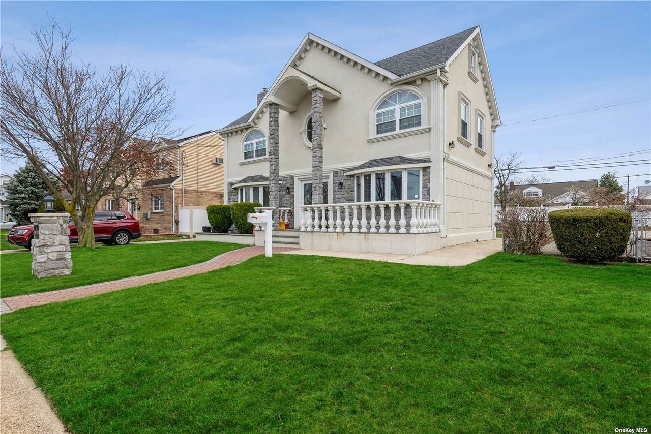 36 Carolyn Avenue - Photo 1