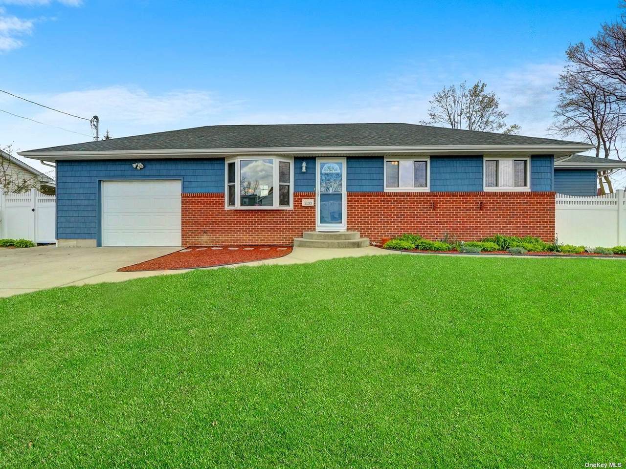 1133 America Avenue - Photo 1