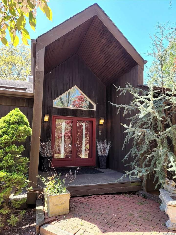 292 Holbrook Road - Photo 1