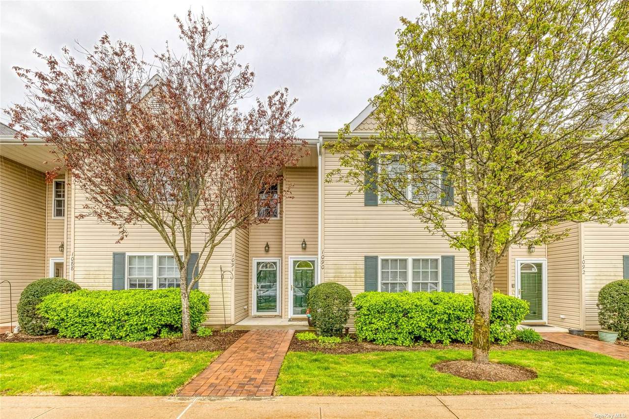 1090 Savoy Drive - Photo 1