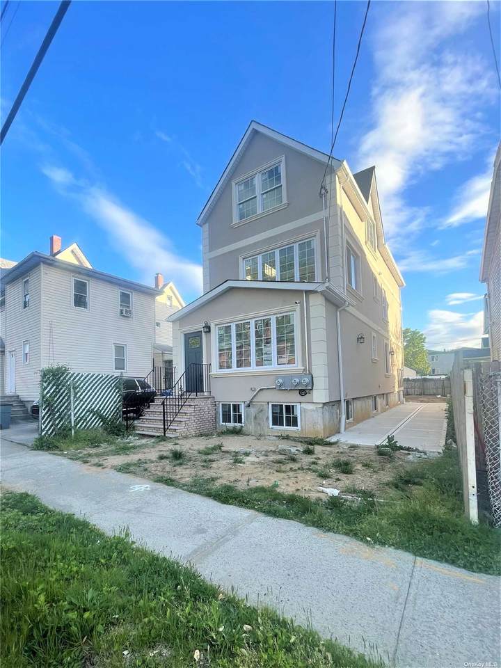 107-36 Waltham Street - Photo 1