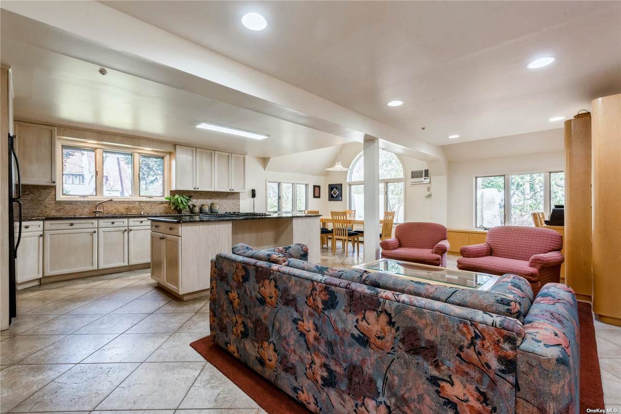 182 Hill Park Avenue - Photo 1