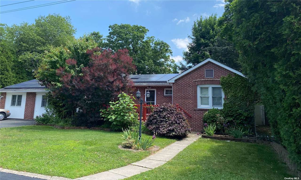 17 Westwood Avenue - Photo 1
