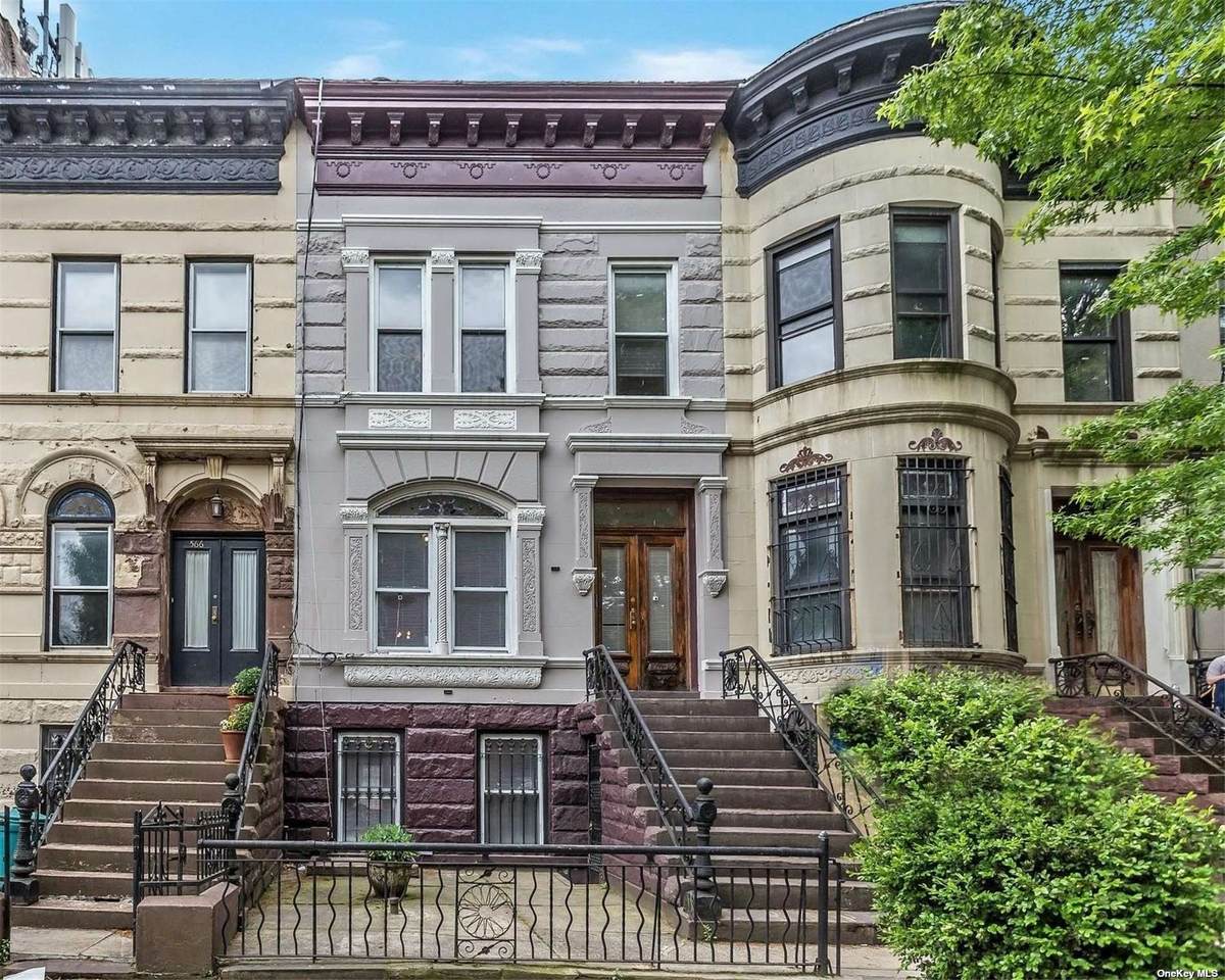 564 Jefferson Avenue - Photo 1