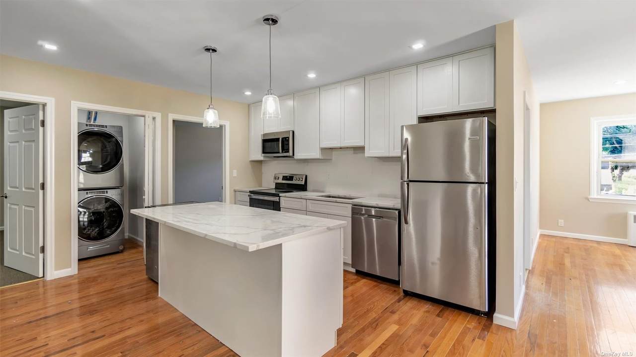 136 Glenwood Road - Photo 1