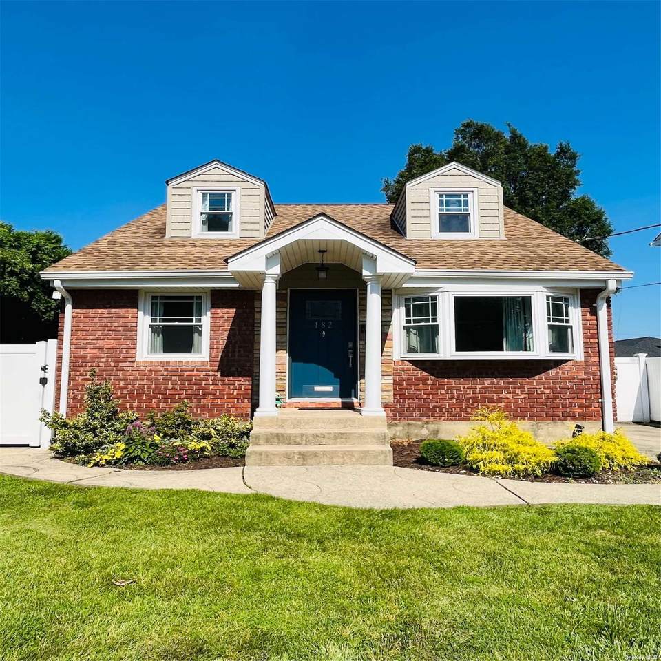 182 7th Street - Photo 1