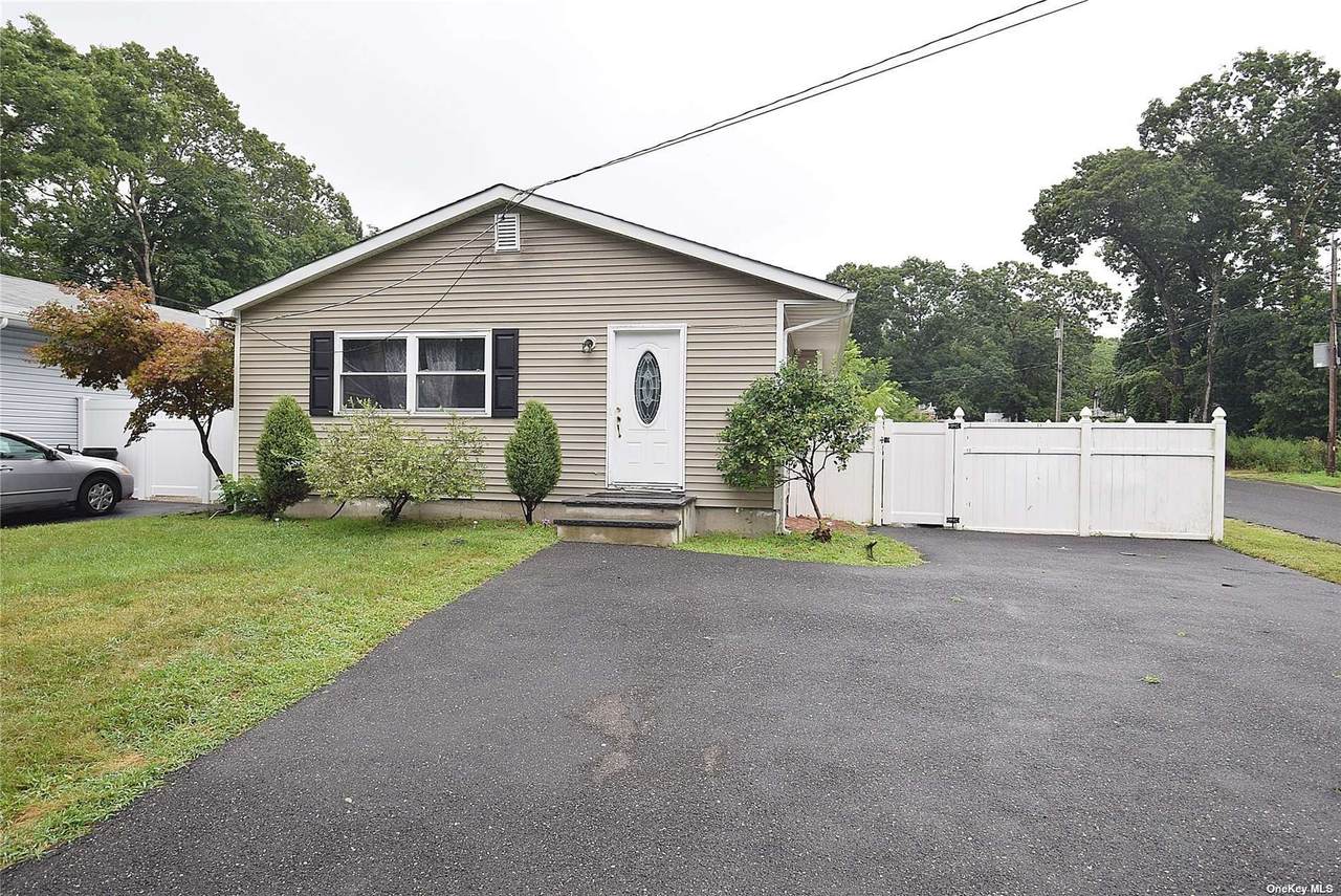49 Adirondack Drive - Photo 1