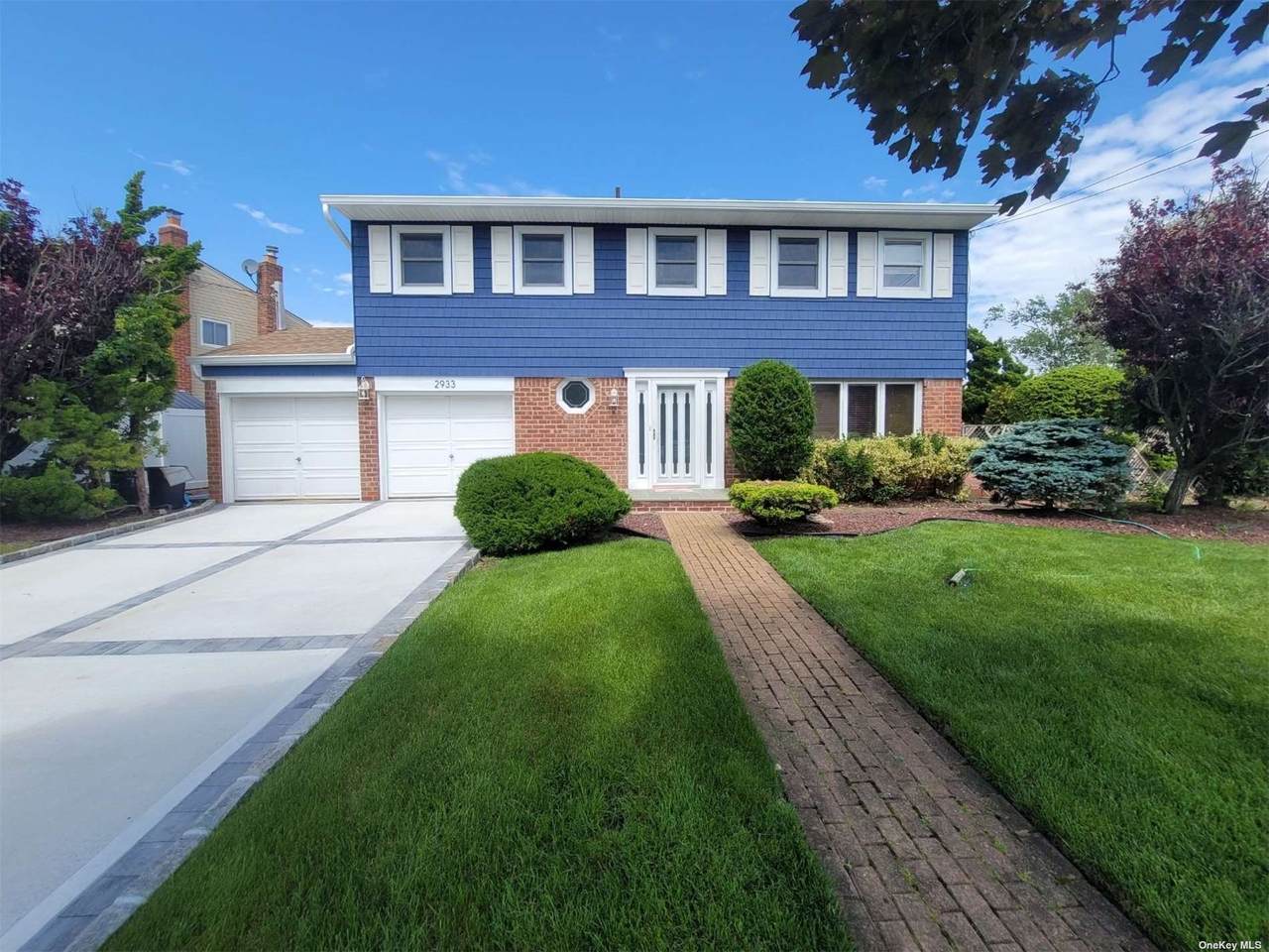 2933 Riverside Drive - Photo 1