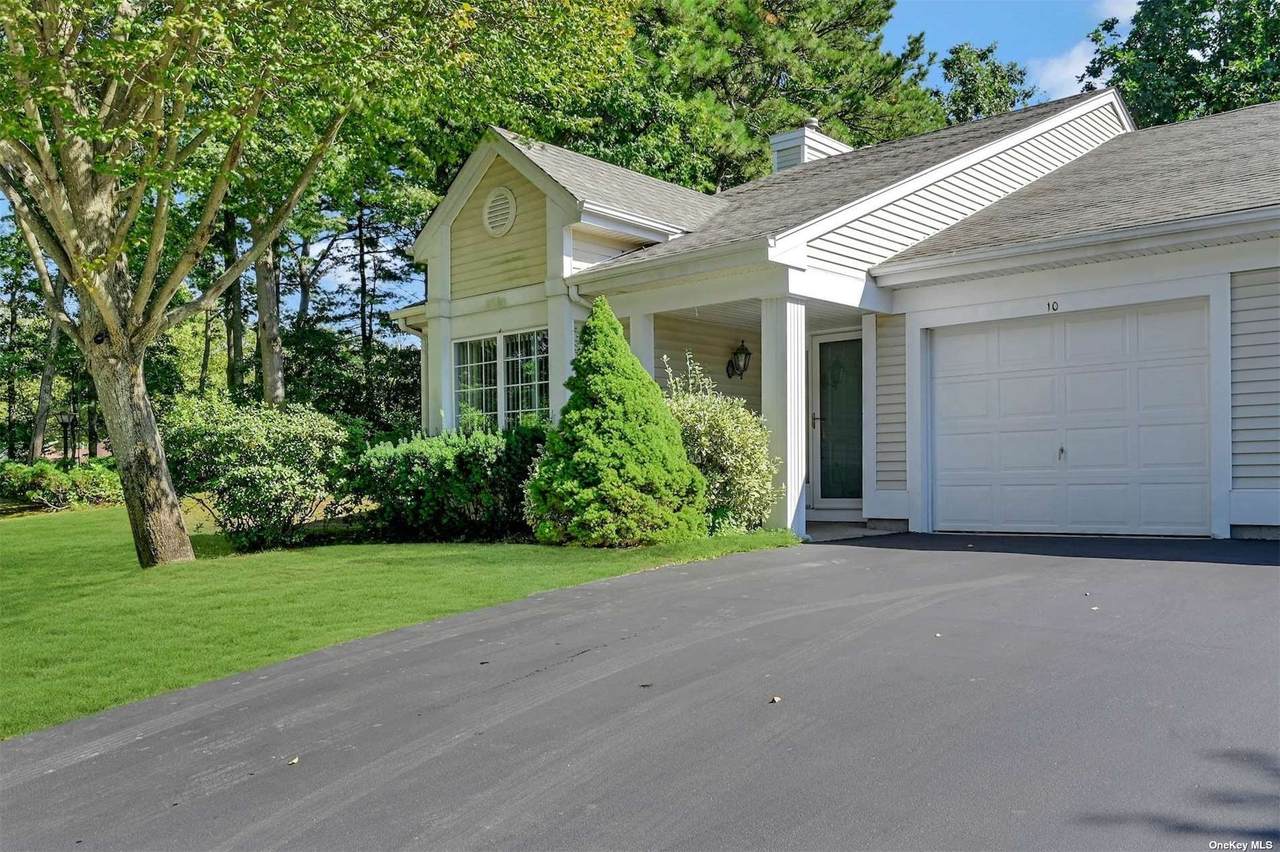 10 Brookville Court - Photo 1