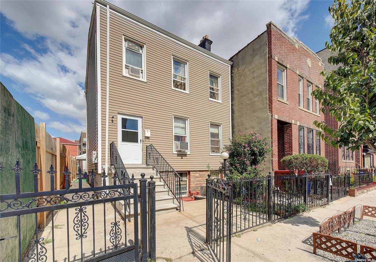 145 Erasmus Street - Photo 1