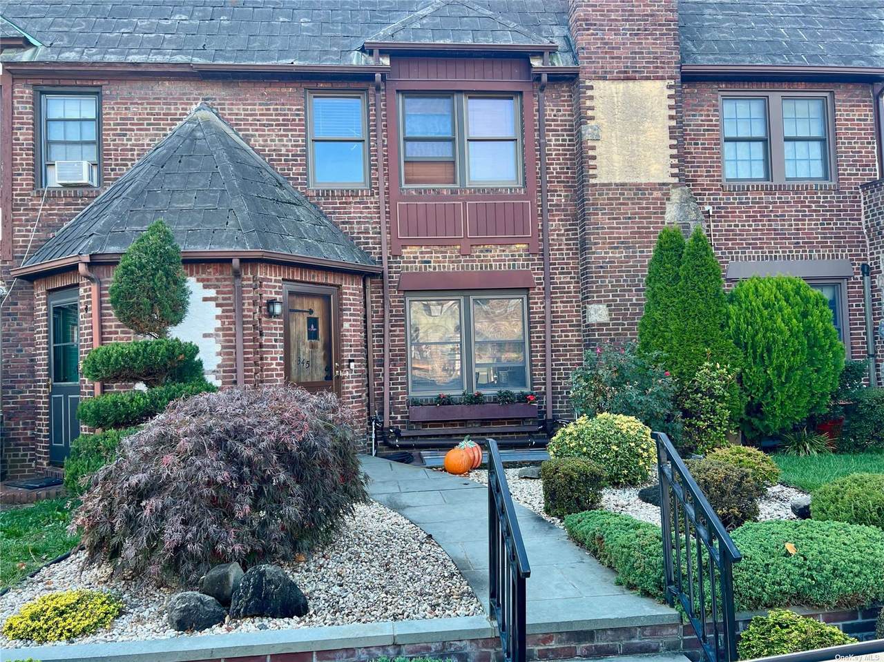 345 Bauer Place - Photo 1