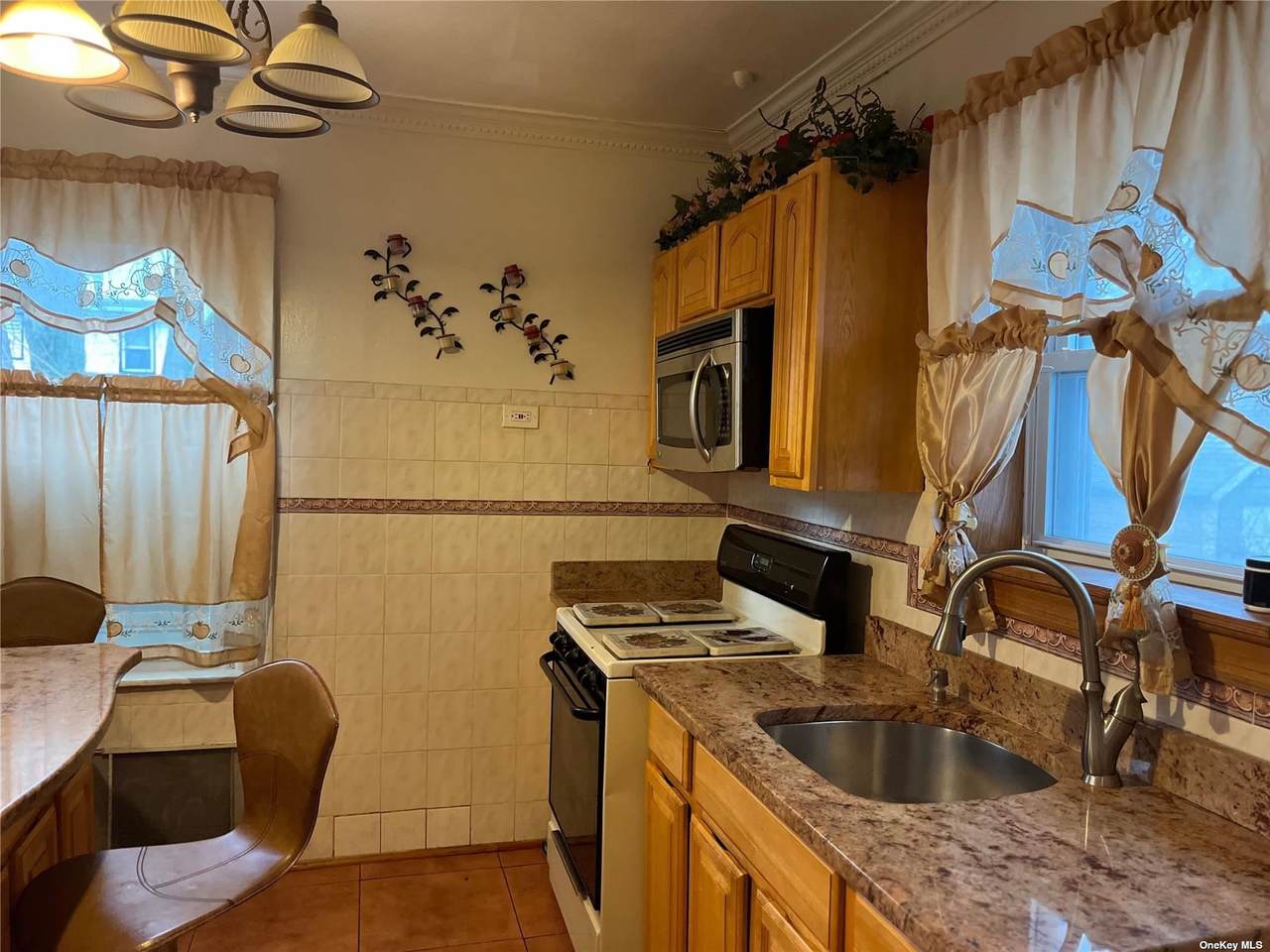 100-34 204th Street - Photo 1