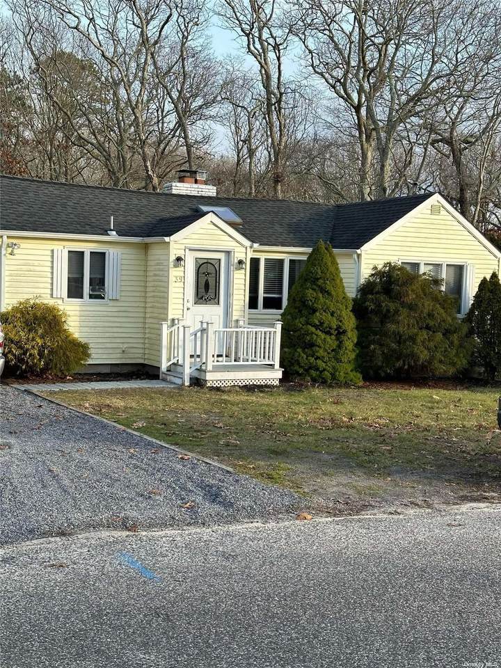 39 Foster Avenue - Photo 1